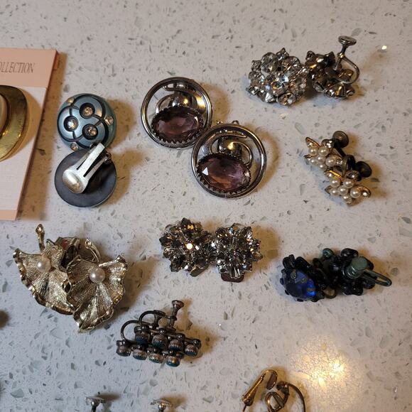 Vintage Costume Clip On Earrings Lot 26 Pairs 1 Necklace - Picture 6 of 7